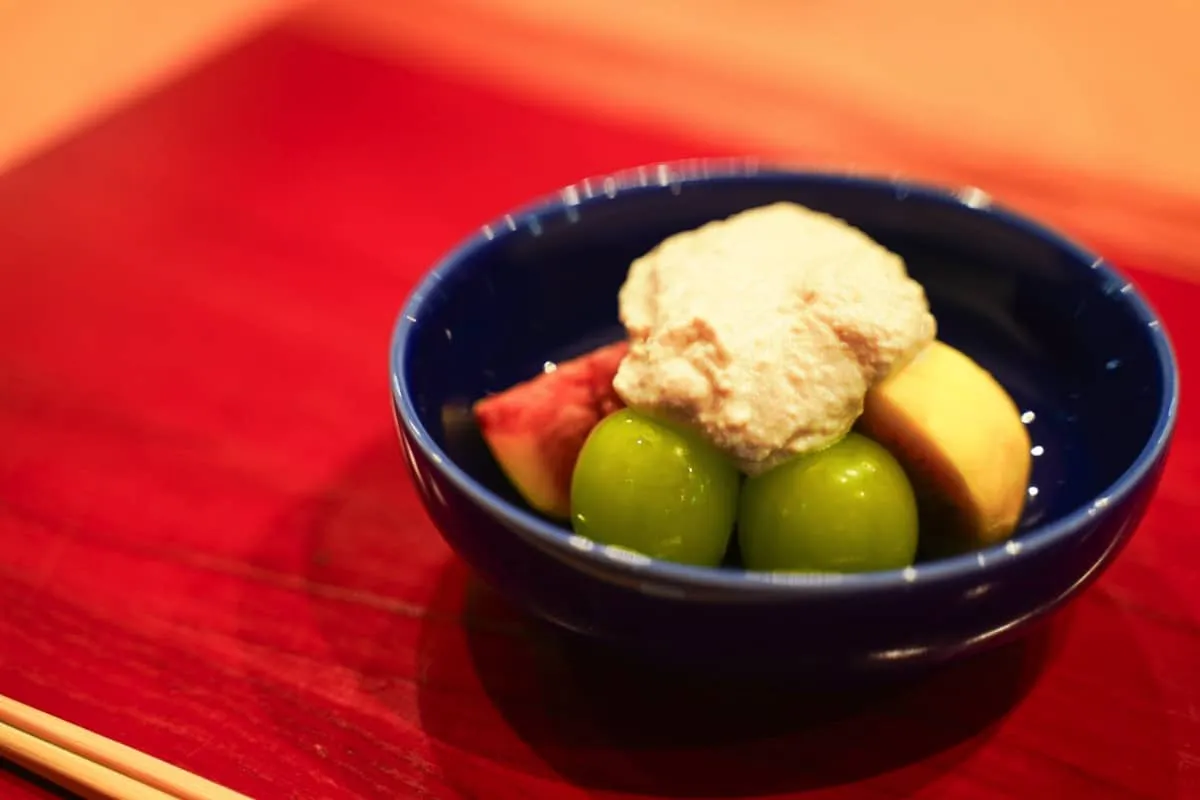 お任せのコースのみでお料理をご提供